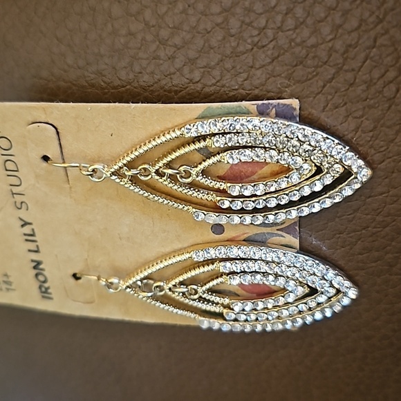 3/$30 IRON LILY STUDIO 2014 Rhinestone Holiday Marquis Dangle Hook Earrings - Picture 4 of 5